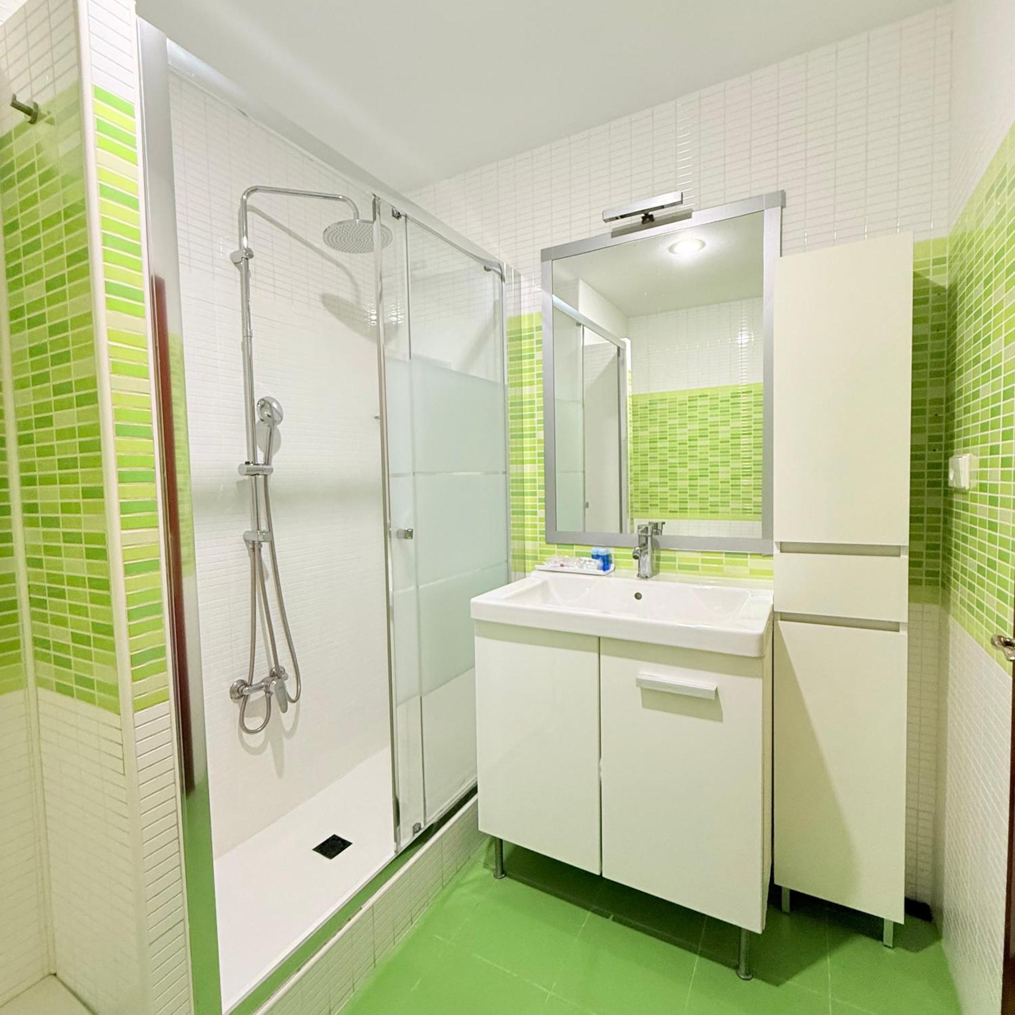 Travel Habitat Mestalla Valence Extérieur photo